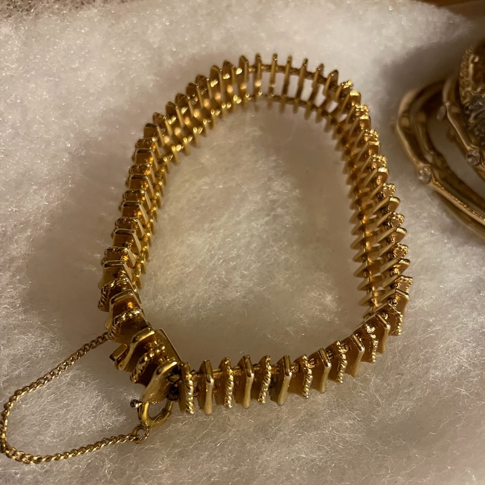 Trifari Signed Gold-tone Link Bracelet